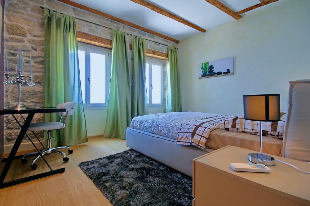 Angelo D'Oro Apartment Monte Ровин Екстериор снимка