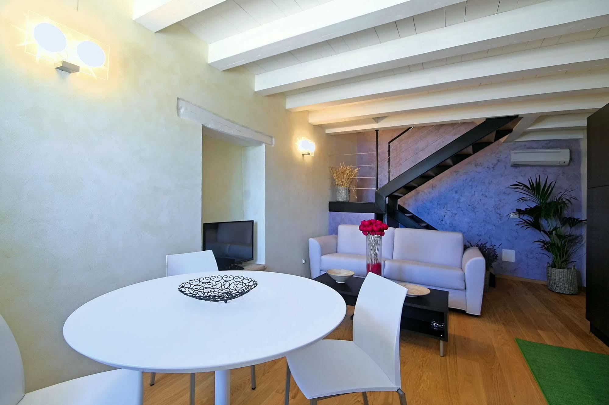 Angelo D'Oro Apartment Monte Ровин Екстериор снимка